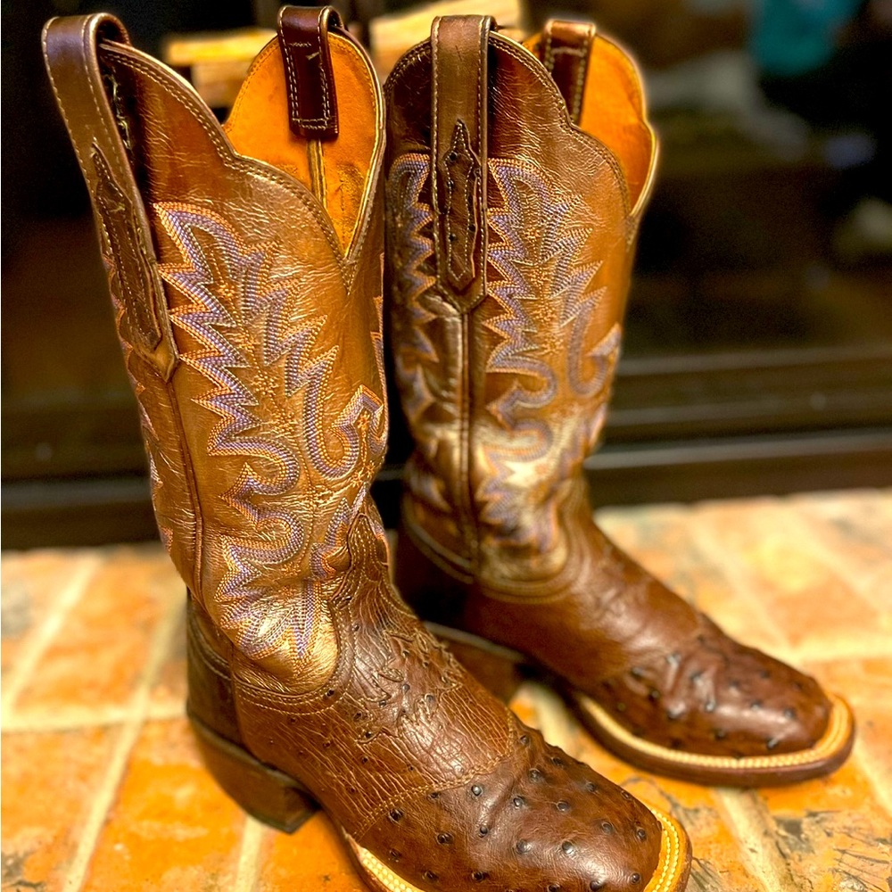 Lucchese Women’s boots. Beautiful brown ostrich toe, copper shaft